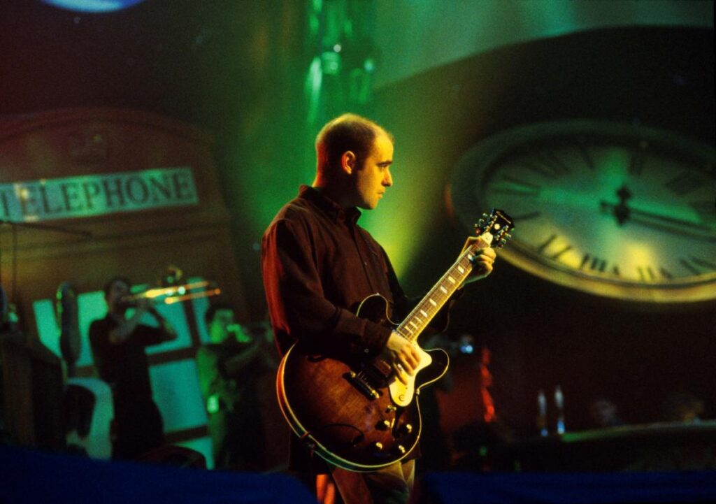 Bonehead Epiphone Riviera 01 Jill Furmanovsky