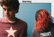 Royel Otis confirma sideshow en Chile: El fenómeno del indie pop llega a Sala Metrónomo LOLLACL Sideshows ROYELOTIS 1080x1440 01